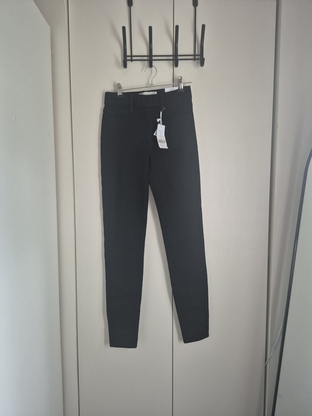 Ardene Black Skinny High-Rise Pants